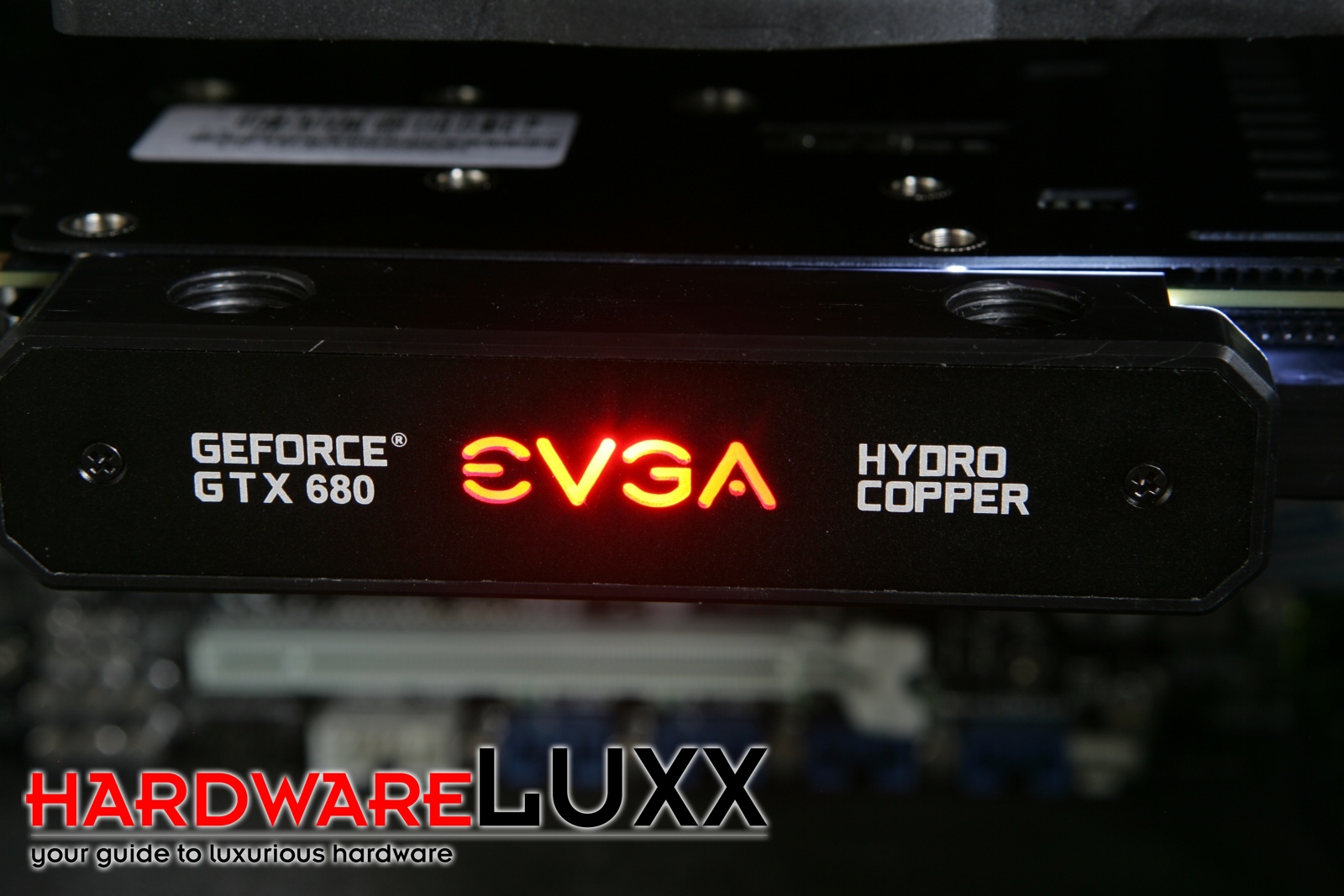 http://www.hardwareluxx.de/images/stories/galleries/reviews/2012/evga-classi-hydro/evga680-classi-hydro-11.jpg