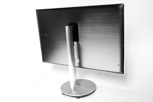 http://www.hardwareluxx.de/images/stories/galleries/reviews/Samsung_S27B971D-LED/InTextPictures/Samsung_9706.jpg