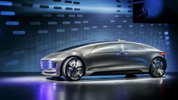 Mercedes-Benz F 015 shows Luxury in Motion