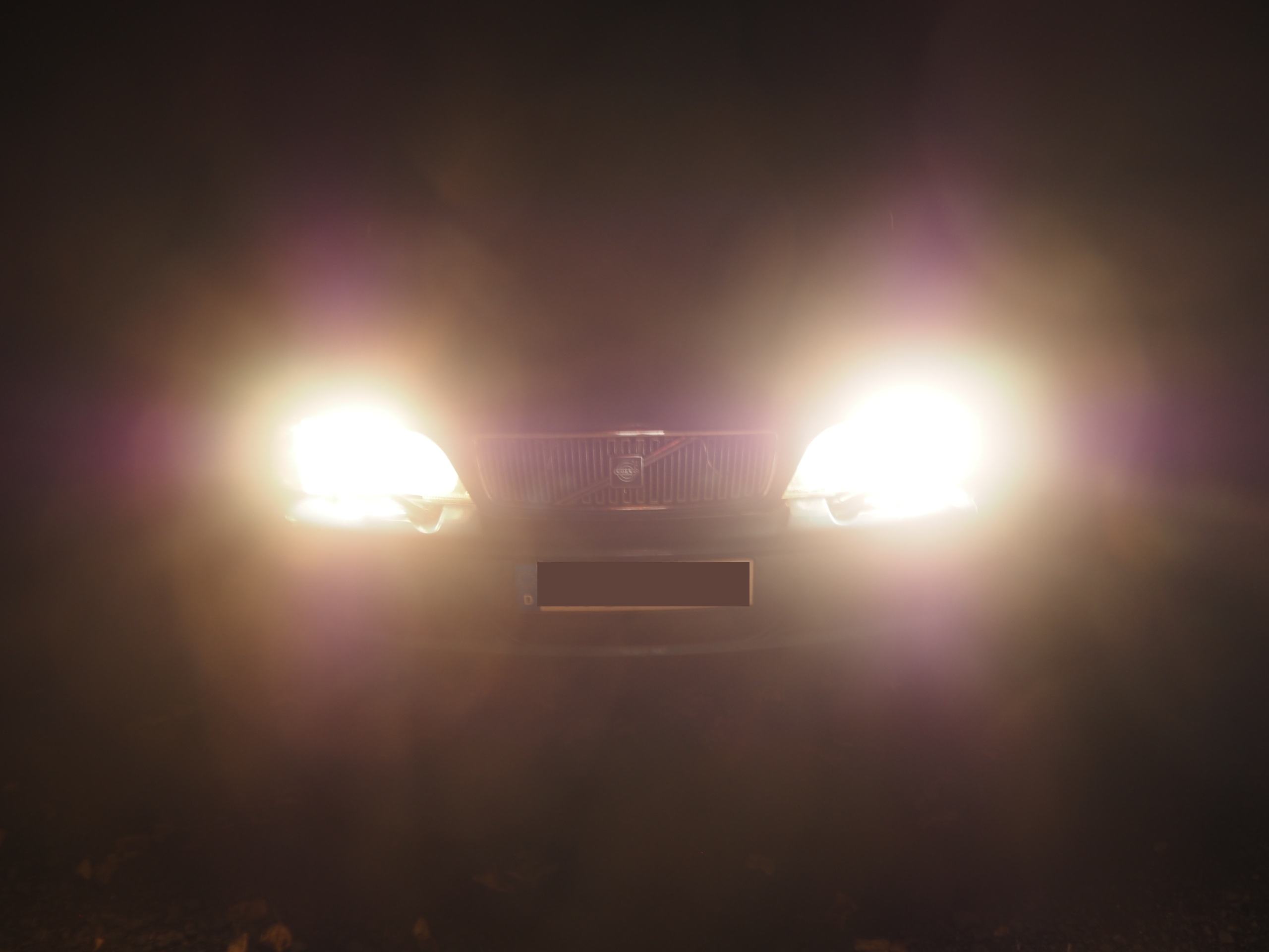 20251018-V70-OSRAM-H7-LED-Außenansicht-04-Abblendlicht-Halogen.JPG