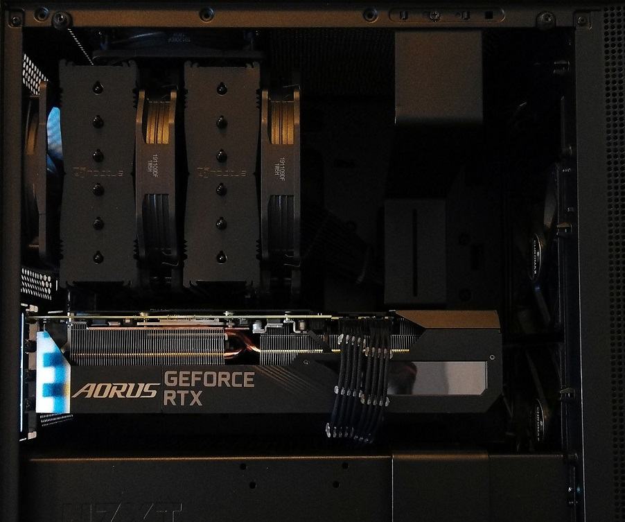 Aorus_Case.jpg