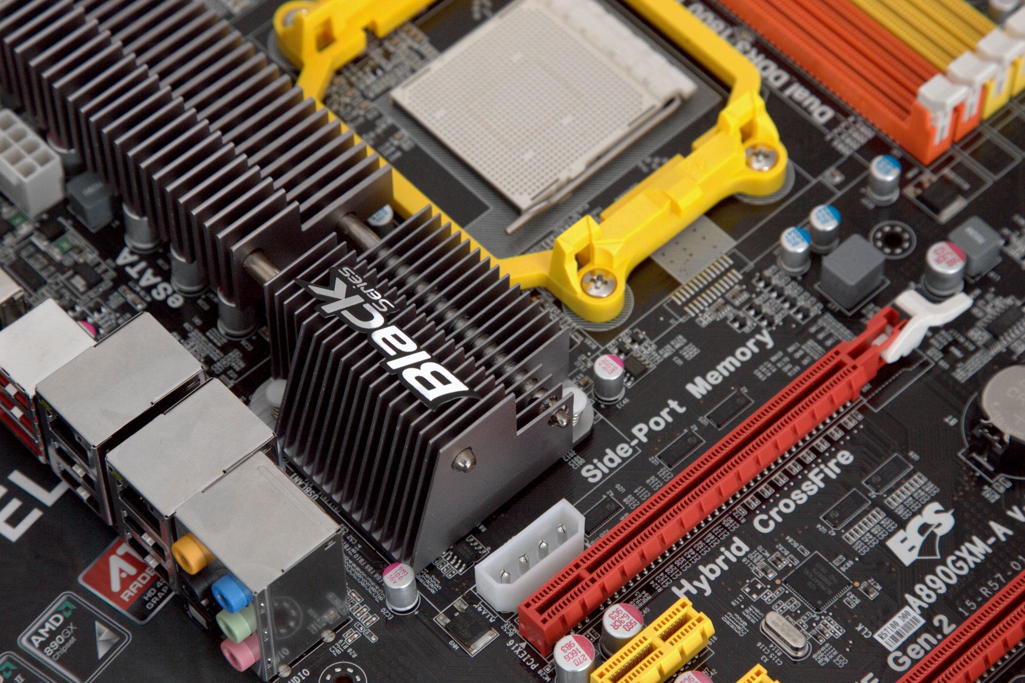 ECS_A890GX_8650.jpg