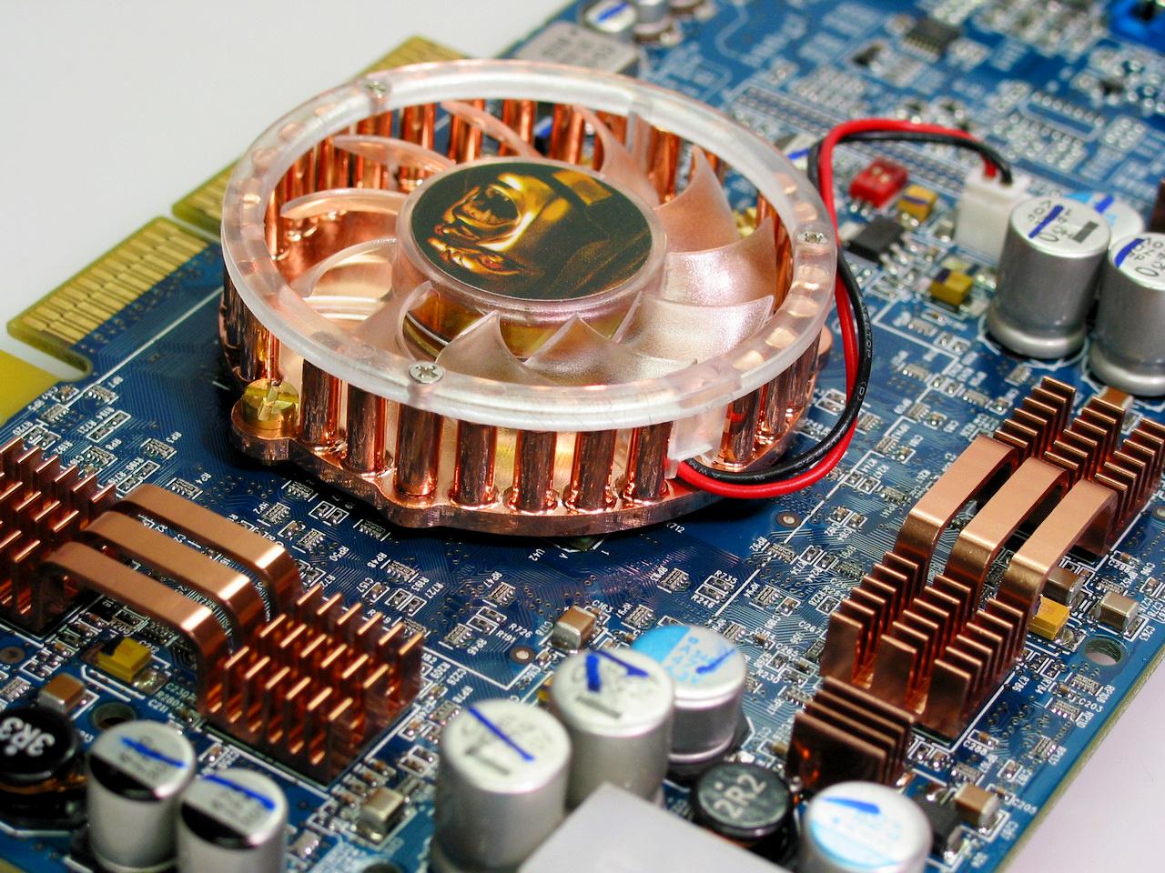 Hercules_Radeon_9800.jpg
