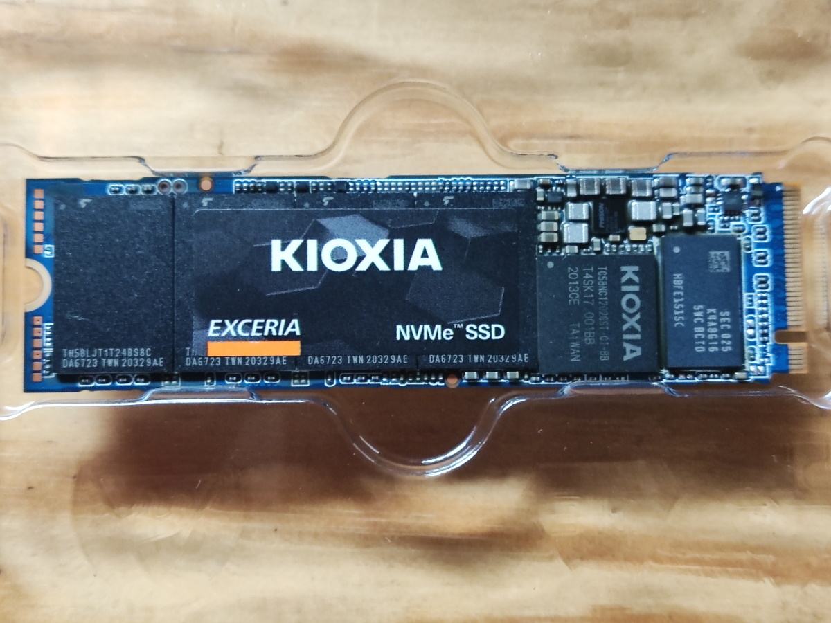 Kioxia_front2.jpg