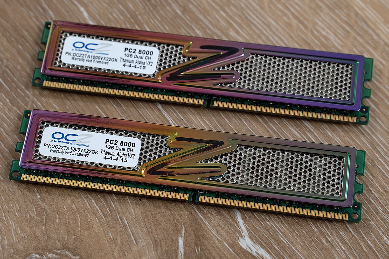 ocz_ddr2_vx_green.jpg