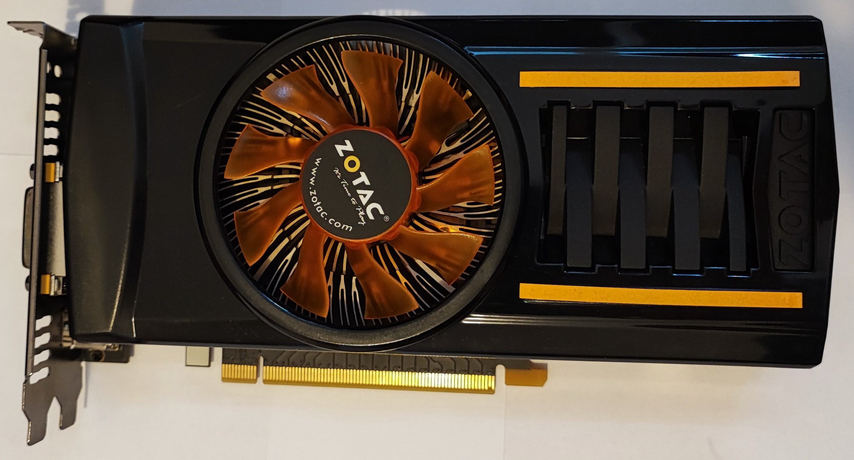 Zotac GTX 460 2GB Front.jpg