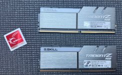 G.SKILLL F4-2933C14D-32GTZRX (8810B).jpg