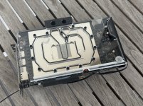 RTX 5090 TUF ekwb Fotoshooting (1) klein.jpeg