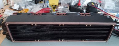 Radiator mit Pumpen.jpg