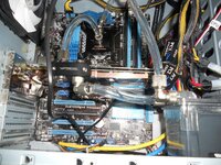 Grafikkarte_und_CPU.jpg Grafikkarte_und_CPU.jpg