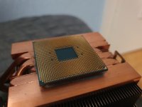 CPU klebt am Kühler.jpg