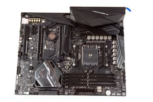 Das ASUS ROG Crosshair VII Hero nochmal in der Übersicht.