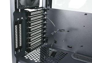 Lian Li Alpha 550