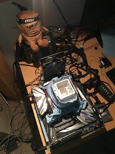 BenchBros overclocken den AMD Ryen Threadripper 2990WX