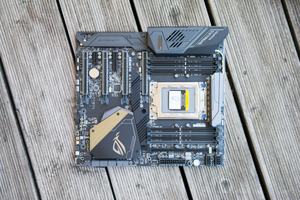 ASUS ROG Zenith Extreme