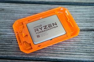 Unboxing des Ryzen Threadripper der 2. Generation