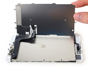 Apple iPhone 7 Plus Teardown by iFixit.