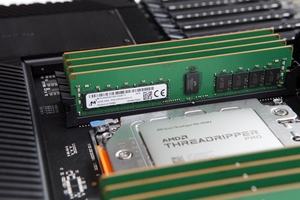 Micron MTA18ASF2G72PDZ-3G2E1