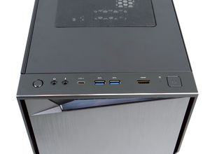 Gigabyte AORUS C300 Glass