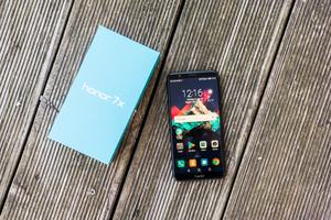 Das Honor 7X bietet zu wenig, um sich gegen die starke interne Konkurrenz durchsetzen zu können