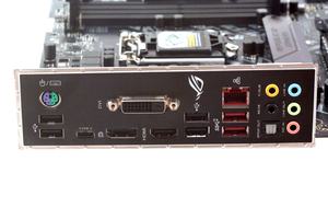 Das I/O-Panel beim ASUS ROG Strix H370/B360-F Gaming