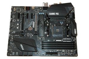 Das MSI B450 Gaming Pro Carbon AC nochmal in der Übersicht.