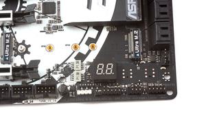 Auch eine Diagnostic-LED ist mit an Bord.