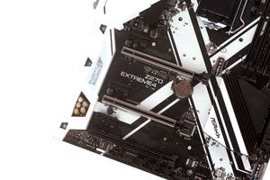 Die Erweiterungssteckplätze beim ASRock Z270 Extreme4.