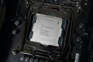 Intel Core i9-10980XE