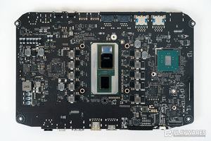 Test des Intel NUC8i7HVK durch Playwares