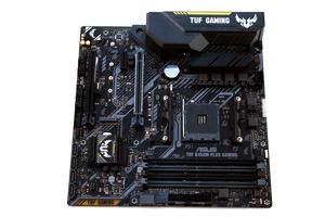Das ASUS TUF B450M-Plus Gaming nochmal in der Übersicht.