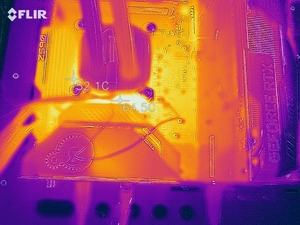Wärmelbild vom VRM-Bereich beim ASRock Z590 Taichi