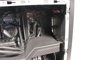 Der MSI MEG Infinite X 10SE-660 im Test