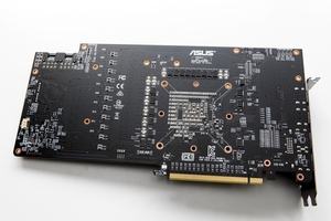 ASUS ROG Strix Radeon RX Vega 64 OC Edition
