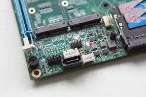 Zhaoxin KX-U6780A