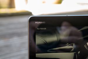 Die Laufzeiten des MediaPad M3 Lite 10 fallen durchschnittlich aus, Quick Charge 3.0 wird leider nicht unterstützt