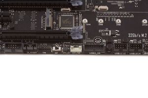 Einige Overclocking-Funktionen sind onboard zu erreichen.
