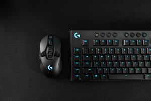 Logitech G915 LIGHTSPEED und G815 LIGHTSYNC RGB