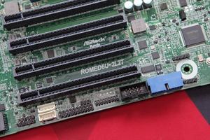 ASRock Rack ROMED6U-2L2T