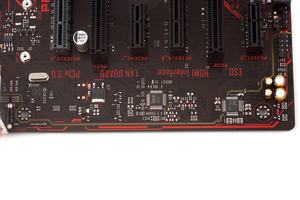 LAN-Controller, SuperI/O-Controller und der Audiobereich auf einem Bild.