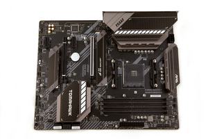 MSI MAG B550 TOMAHAWK