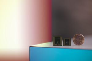 Drei Milliarden Transistoren auf kleinstem Raum: Der Snapdragon 835 (Mitte) fällt dank 10 nm kleiner als sein Vorgänger Snapdragon 820 aus