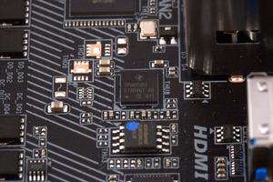 Auch ein USB-Power-Delivery-Power-Switch für den Typ-C-Anschluss ist mit an Bord