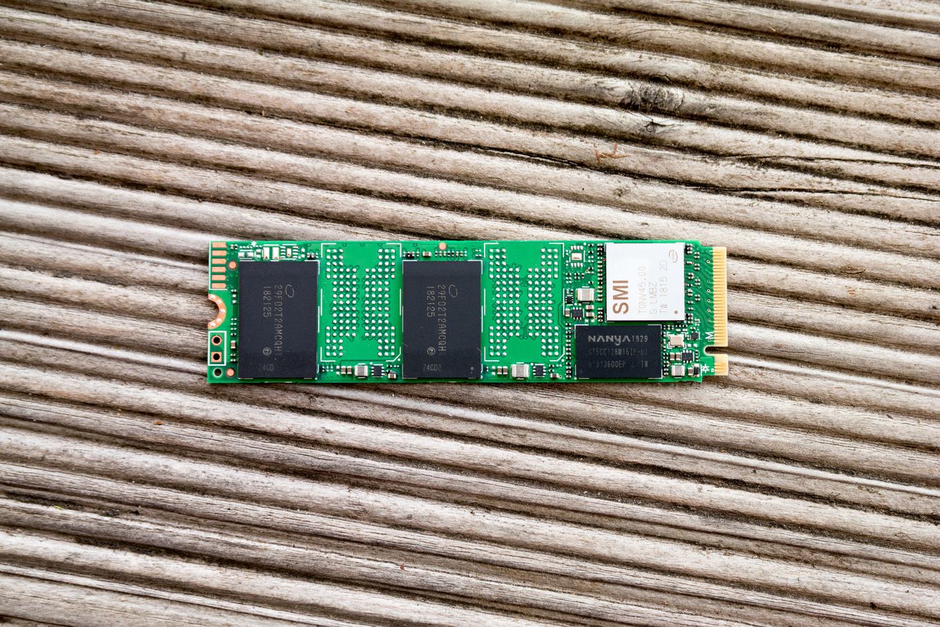 Intel ssd hotsell peknw020t8