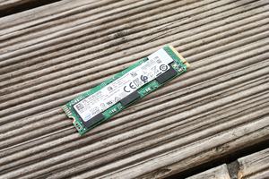 Intel SSD 660p