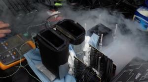Zwei GeForce RTX 2080 Ti im SLI und mit LN2 gekühlt