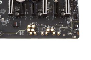 Dank neuem Audio-Boost-4-Pro-Feature geben zwei ALC1220-Codecs den Ton an.
