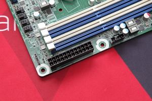 ASRock Rack E3C256D4U-2L2T
