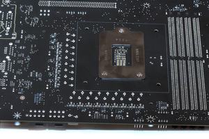 Der VRM-Bereich beim MSI MEG Z390 Godlike (Rückseite).