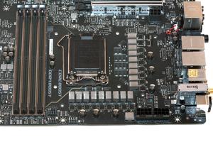 Der VRM-Bereich beim MSI MEG Z390 Godlike (Vorderseite).